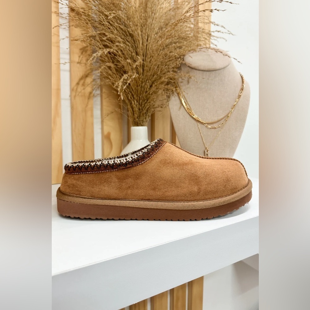NIB Brand New Very G Sparks Tan Fur Vegan Suede Slip On Slides Shoes Slippers - Picture 2 of 11